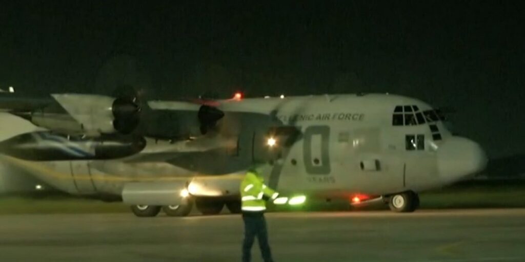 επέστρεψαν-91-έλληνες-από-το-άμπου-ντάμπ-2278962