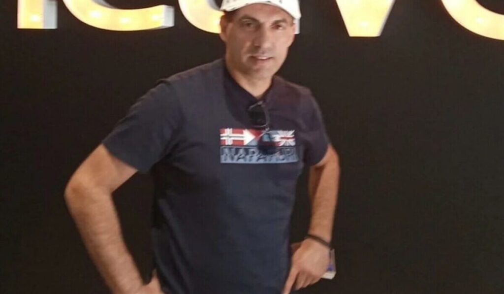 25η-μαρτίου-γαλανόλευκη-σημαία-180-τ-μ-στην-2289769