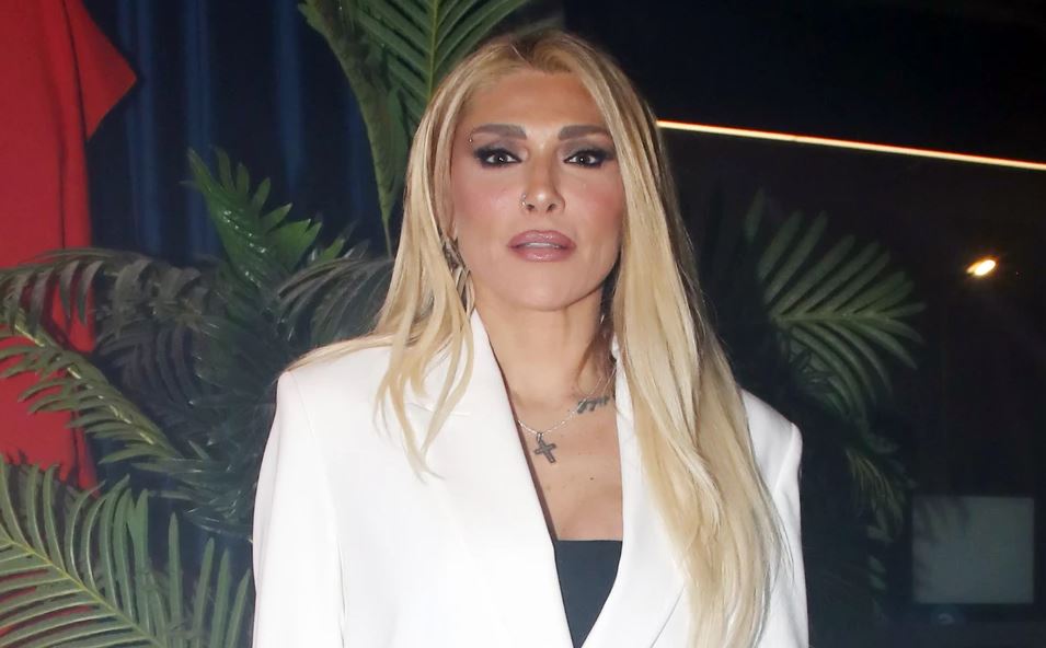 η-χριστίνα-σάλτη-οδηγούσε-υπό-την-επήρ-2286502