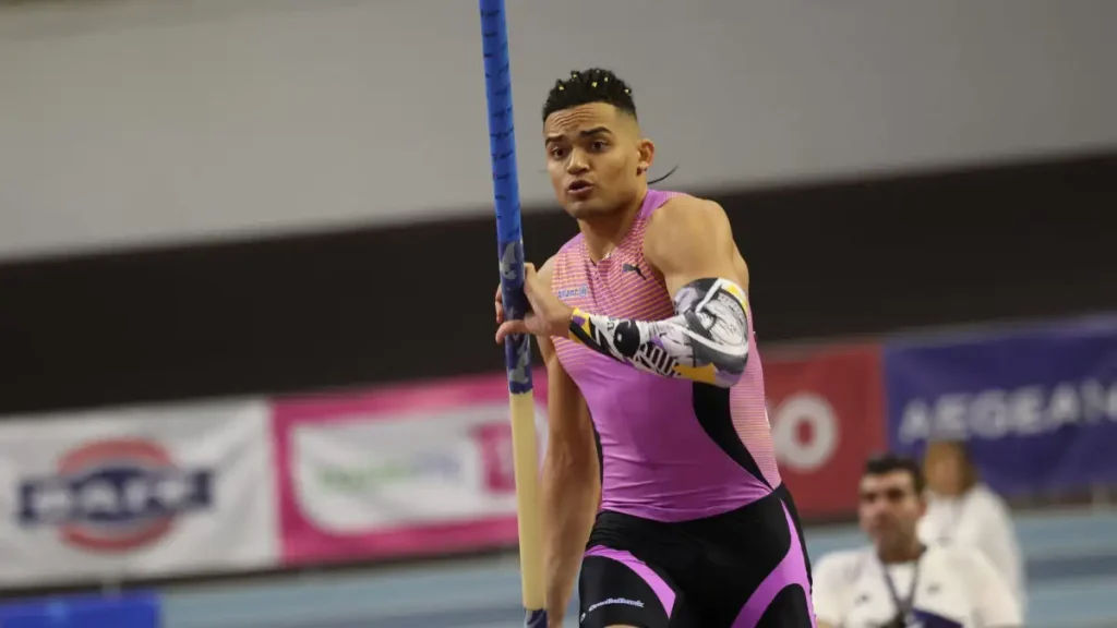 ο-εμμανουήλ-καραλής-δεν-πέρασε-τα-6-μέτρ-2283653