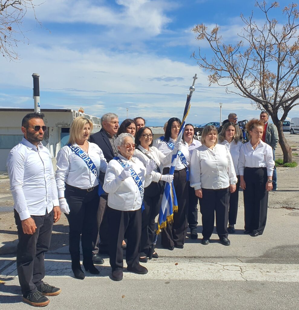 82χρονη-μαθήτρια-παρελαύνει-και-συγκιν-2291553