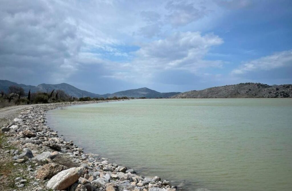 κρήτη-υπερχείλιση-στη-λιμνοδεξαμενή-2292841