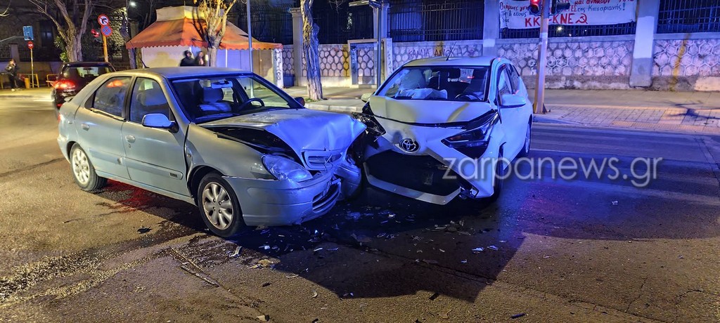 Κρήτη: Σμπαράλια δύο αυτοκίνητα μετά από σφοδρή σύγκρουση – Δείτε εικόνες 5 Κρήτη: Σμπαράλια δύο αυτοκίνητα μετά από σφοδρή σύγκρουση – Δείτε εικόνες