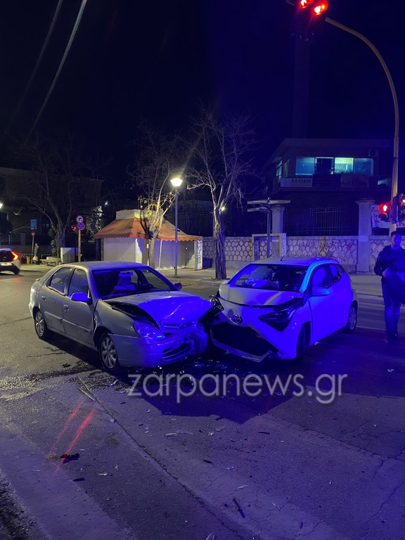 Κρήτη: Σμπαράλια δύο αυτοκίνητα μετά από σφοδρή σύγκρουση – Δείτε εικόνες 3 Κρήτη: Σμπαράλια δύο αυτοκίνητα μετά από σφοδρή σύγκρουση – Δείτε εικόνες