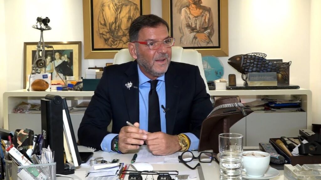 25η-μαρτίου-γαλανόλευκη-σημαία-180-τ-μ-στην-2289810