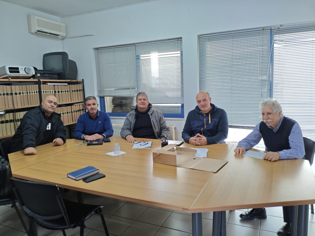 με-τον-πρόεδρο-του-δημοτικού-λιμενικο-2278093