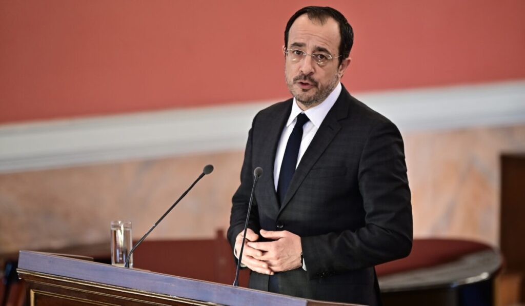 δύο-ιρανικοί-πύραυλοι-κατευθύνθηκαν-2275819