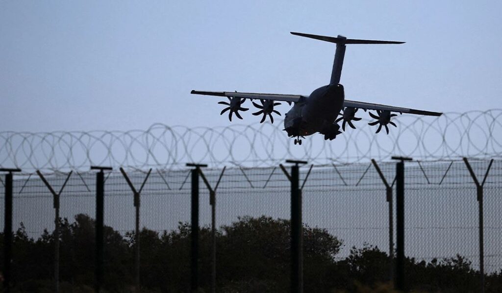 πέθανε-ο-θρυλικός-τσακ-νόρις-σε-ηλικία-8-2288782