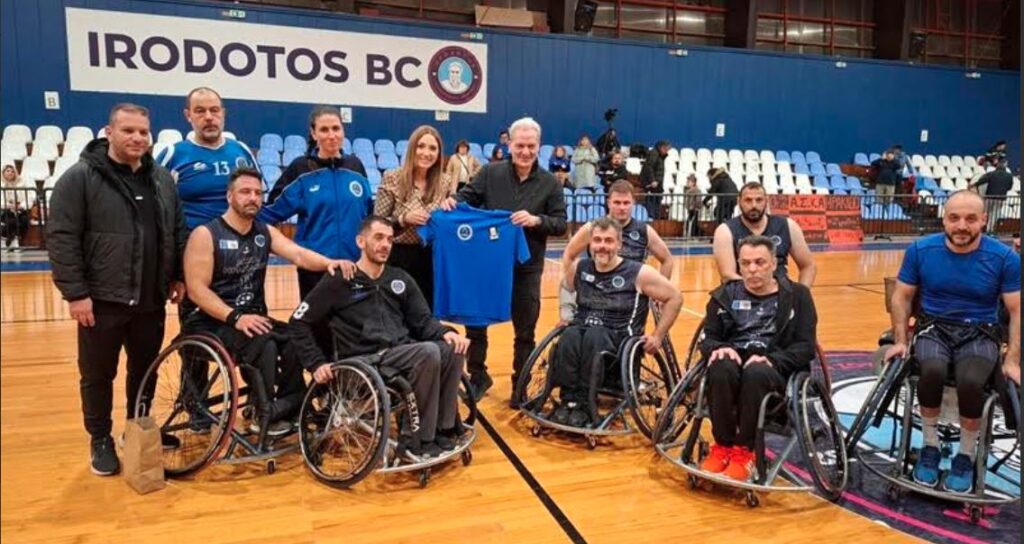 κρήτη-ο-αλέξης-καλοκαιρινός-στο-πλευρ-2280376