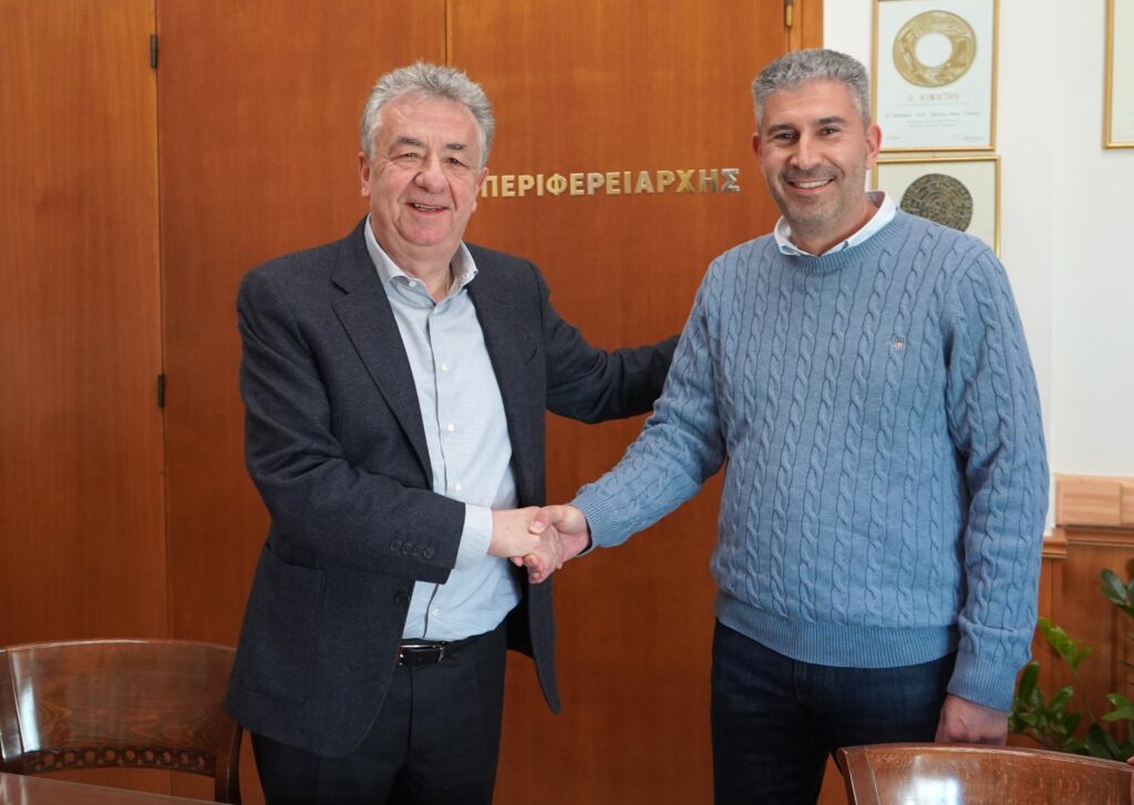 ορκωμοσία-νέου-υπαλλήλου-στην-περιφέ-2296818