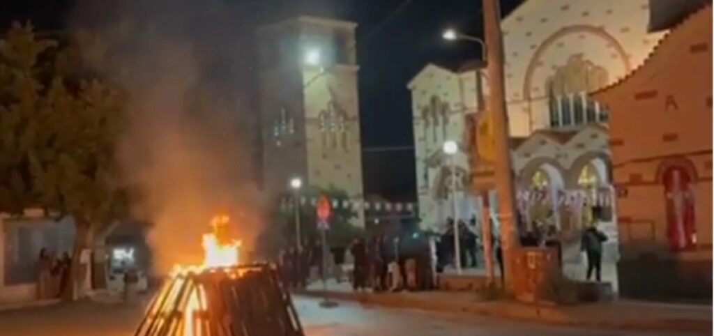 ανάσταση-με-φωτιές-στο-ηράκλειο-π-2302578