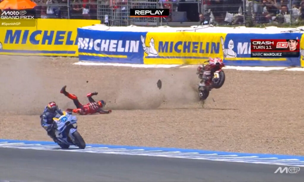 τρομακτικό-ατύχημα-στο-motogp-κόπηκε-στα-2311636