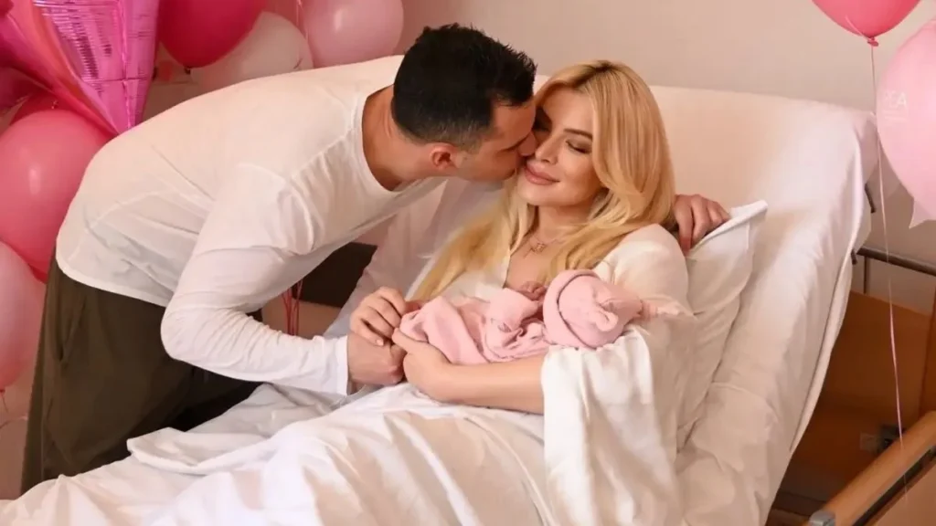 κατερίνα-καινούργιου-έτοιμη-να-κινηθ-2313784