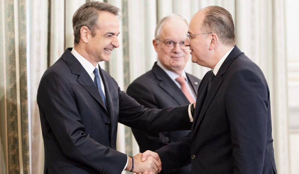 ο-εκνευρισμός-του-κυριάκου-και-η-καρα-2305235