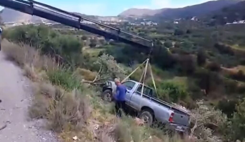 κρήτη-νεωκόρος-έπεσε-με-το-αυτοκίνητο-2306940