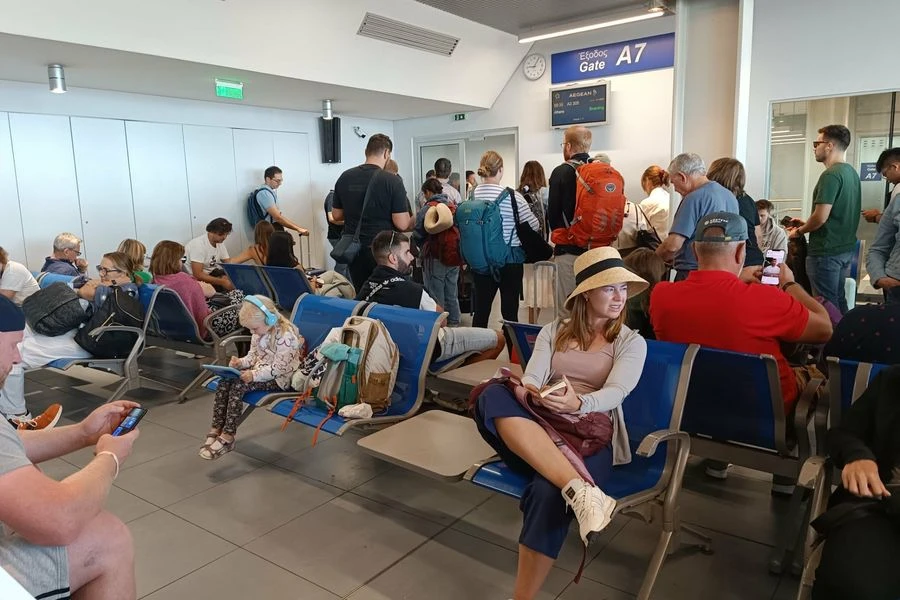 παρά-τον-πόλεμο-πέταξαν-για-ηράκλει-2299246