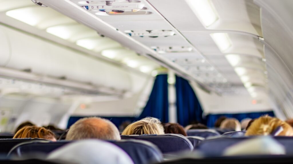 προσγειωσούλα-αβαβά-ήρθατε-ατσαλά-2300244