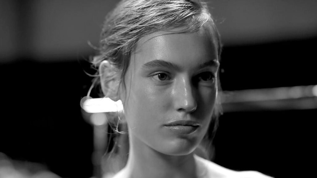 το-messy-girl-επέστρεψε-από-τα-ατημέλητα-χτεν-2297358