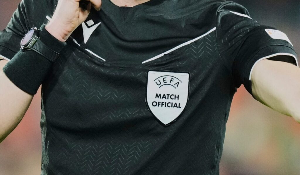σάλος-στην-uefa-έρευνα-για-διαιτητή-μετά-α-2313071