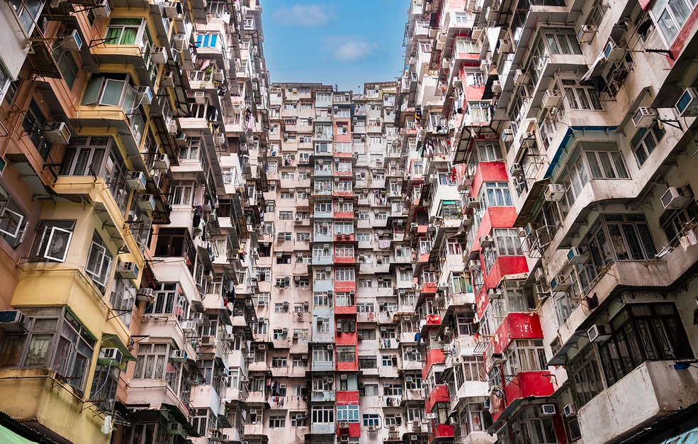 υψηλοί-μισθοί-αμέτρητα-επιδόματα-η-χώ-2298974