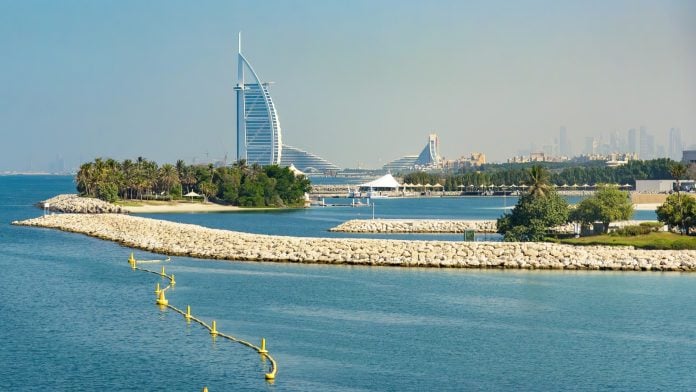 ντουμπάι-κλείνει-για-18-μήνες-το-πολυτε-2304914