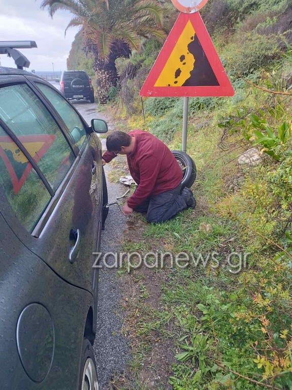 Τρόμος στην Κρήτη: Κατολίσθηση την ώρα της κακοκαιρίας – Πέτρες έπεσαν πάνω σε εν κινήσει όχημα (Εικόνες)