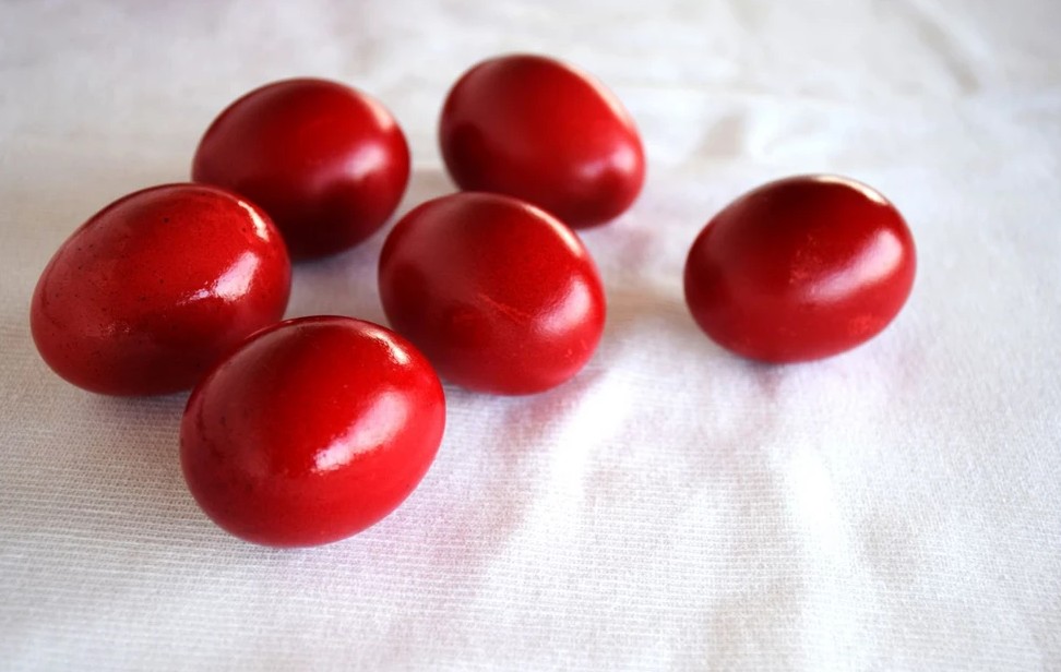 βάψατε-αυγά-και-λερώσατε-όλο-τον-τόπο-έ-2301100