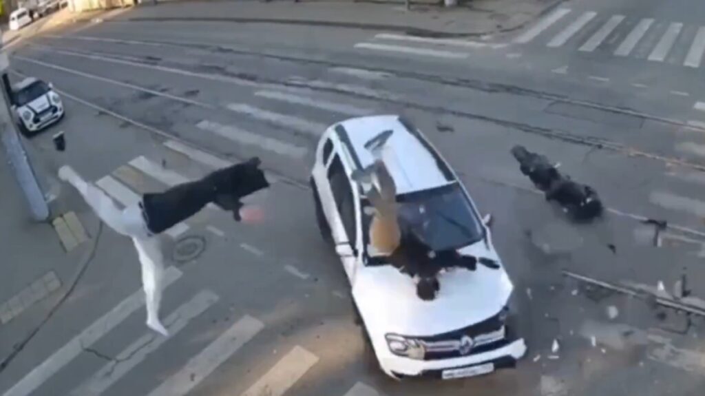 σοκαριστικό-τροχαίο-δυστύχημα-στη-ρω-2313435