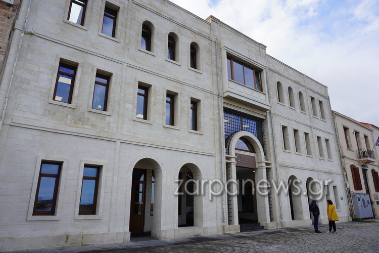 στο-σφυρί-το-ισόγειο-κατάστημα-του-δ-2304714