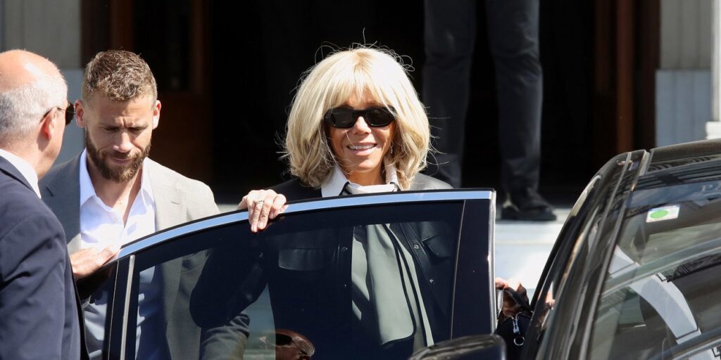 η-μπριζίτ-μακρόν-στην-αθήνα-χαιρέτισε-2310950
