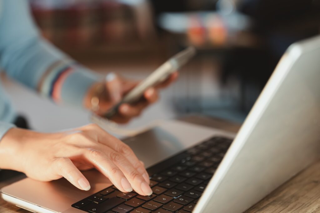 το-διαδίκτυο-μας-καταπίνει-περνάμε-44-2298026