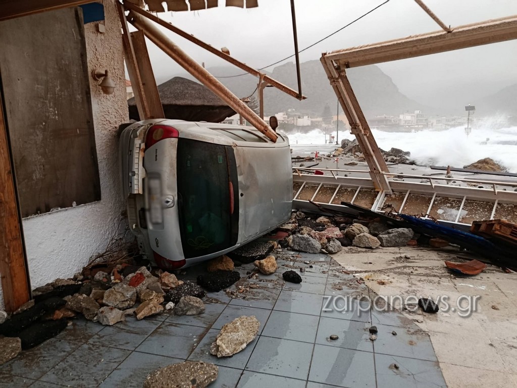 εικόνες-καταστροφής-στην-παλαιόχωρα-2296575