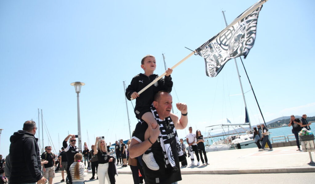 ασπρόμαυρος-ο-βόλος-φίλοι-του-οφη-και-τ-2311001