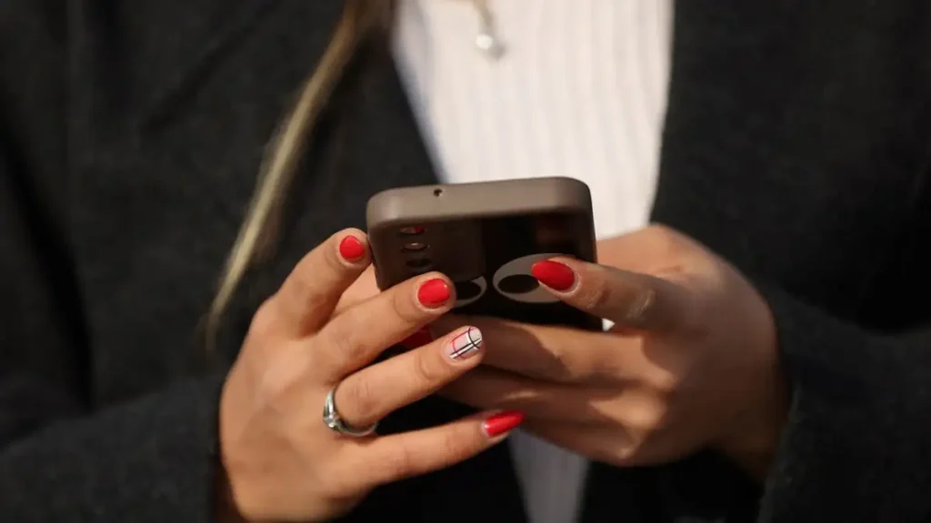 γυναίκα-έφτιαξε-εκατοντάδες-ψεύτικα-2297728