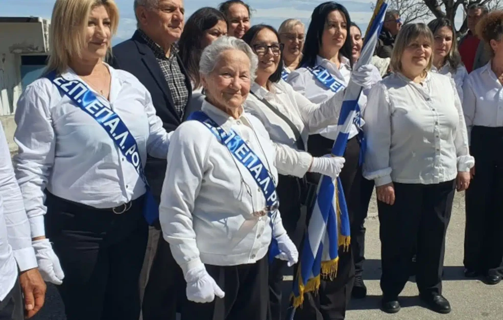 82χρονη-στη-ρόδο-πηγαίνει-στο-ίδιο-σχολε-2308557