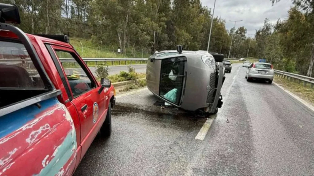 αυτοκίνητο-πέρασε-διαχωριστικό-και-τ-2298383