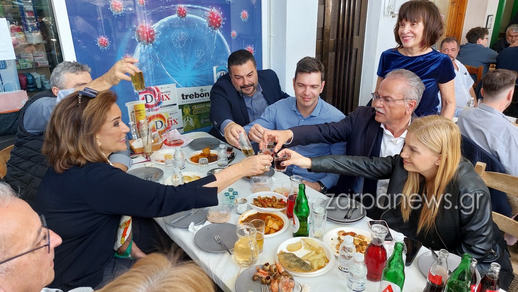 χανιά-παρέλαση-πολιτικών-στο-ιστορ-2301749