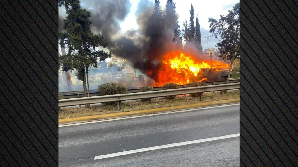 φωτιά-σε-φορτηγό-στον-κηφισό-προβλήμ-2297110