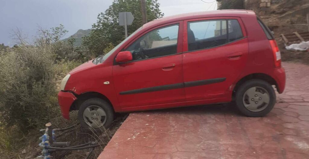 κρήτη-οι-ισχυροί-άνεμοι-στον-ζαρό-παρέ-2305260