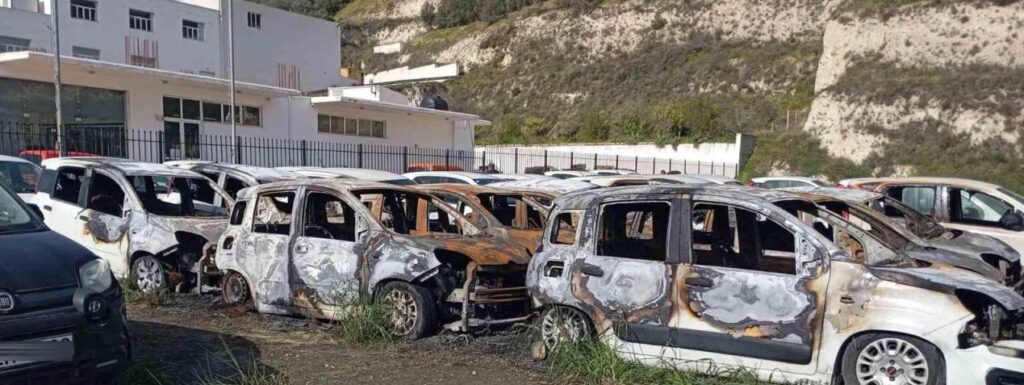 εμπρηστική-ενέργεια-η-φωτιά-στη-μάντρ-2302959