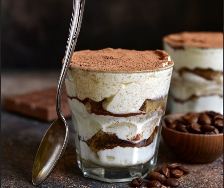 αλλιώτικο-τιραμισού-με-τσουρέκι-2304296