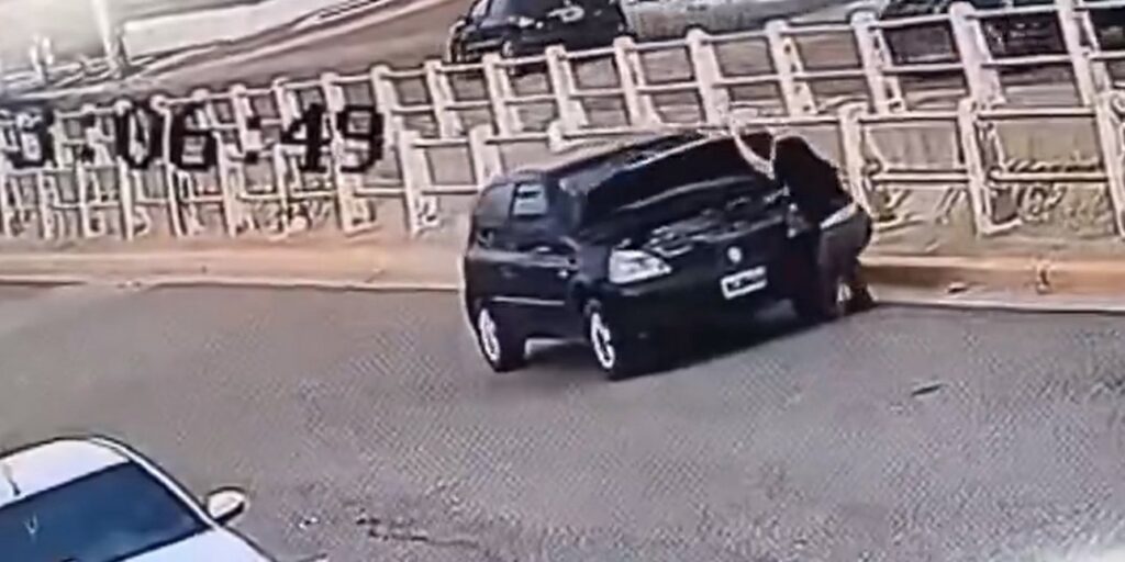 σοκαριστικό-γυναίκα-βρέθηκε-κάτω-από-2328077