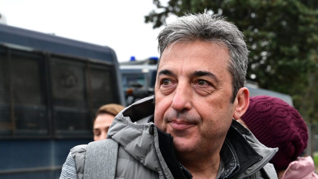 και-ο-ασλανίδης-κατά-καρυστιανού-για-τ-2328843