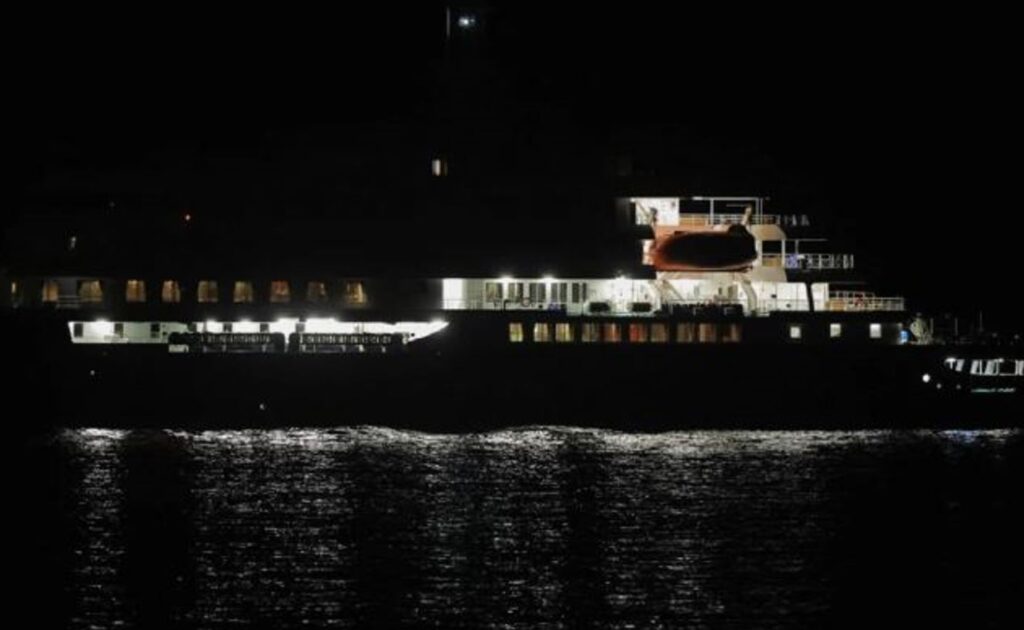 το-κρουαζιερόπλοιο-hondius-έφτασε-στην-τενε-2320292