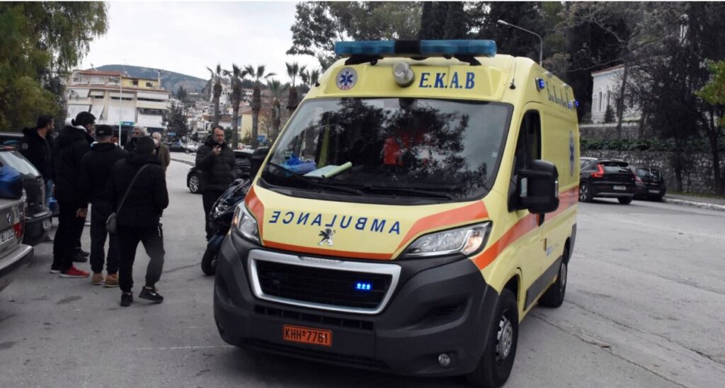 καρφώθηκαν-με-τα-αμάξι-τους-σε-είσοδο-ξ-2324782