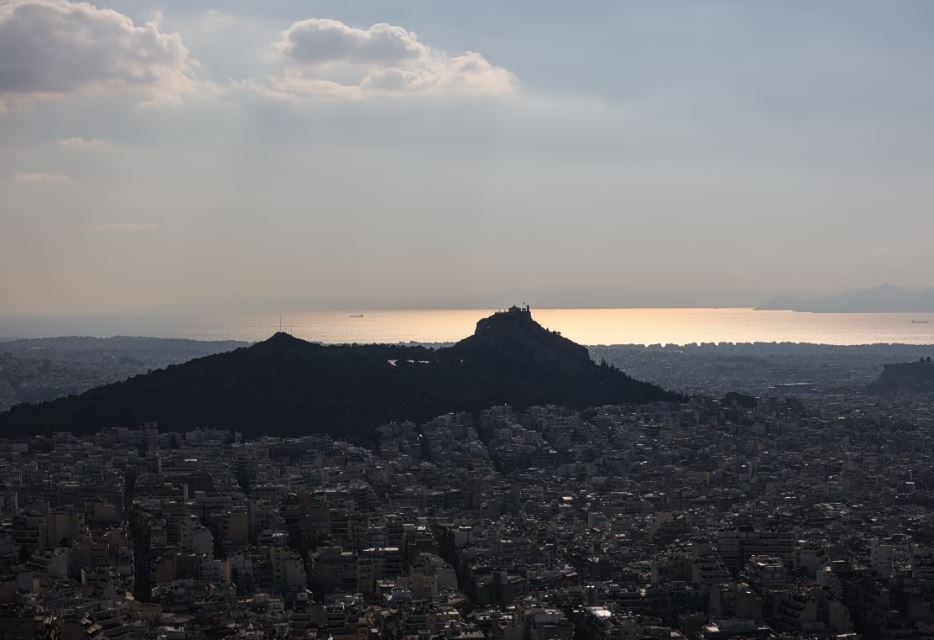 λυκαβηττός-τρόμος-για-22χρονη-άγνωστ-2335940