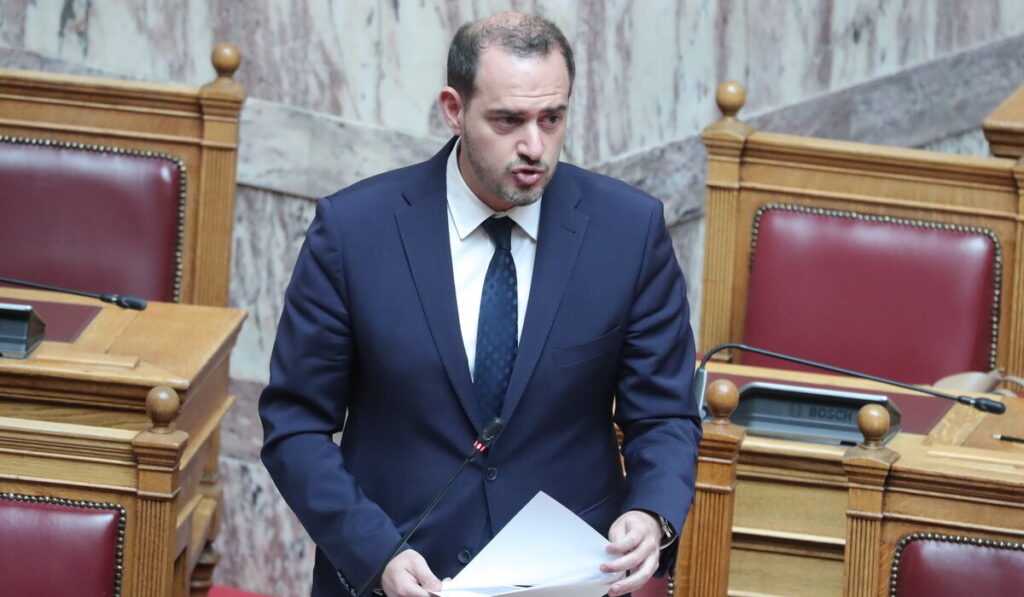 λιποθύμησε-στη-βουλή-ο-υφυπουργός-γιώ-2425477