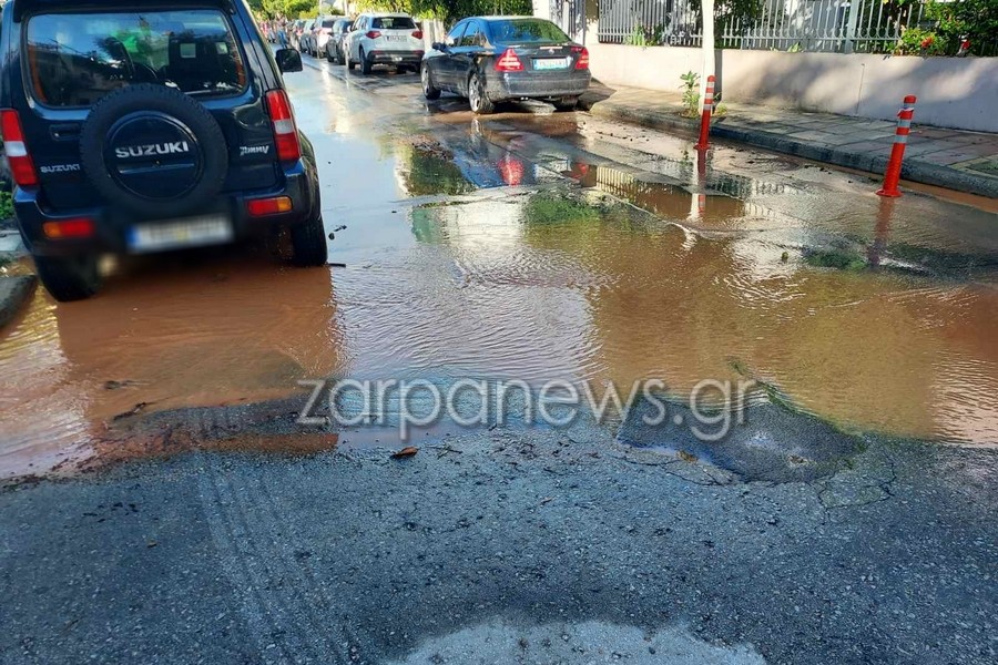 χανιά-έσπασε-αγωγός-στο-κέντρο-των-χαν-2428186