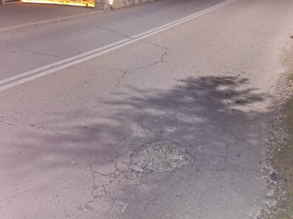 χανιά-επικίνδυνη-λακκούβα-στον-καλαθ-2425369